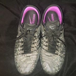 Nike Shoes - Nike Free TR 6 MTLC Nike Shoes - Nike Free TR 6 MTLC